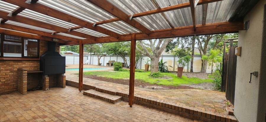 To Let 3 Bedroom Property for Rent in Meadowridge Western Cape